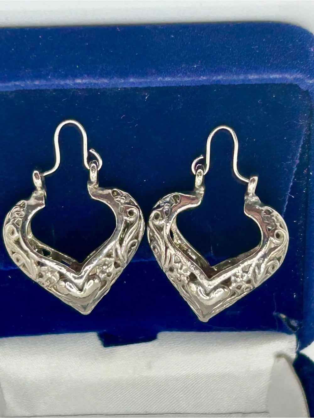 Vintage Intricate Heart-Shaped Silver Drop Earrings - Women's Jewelry